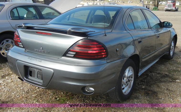 image for item C4364 2004 Pontiac Grand Am SE