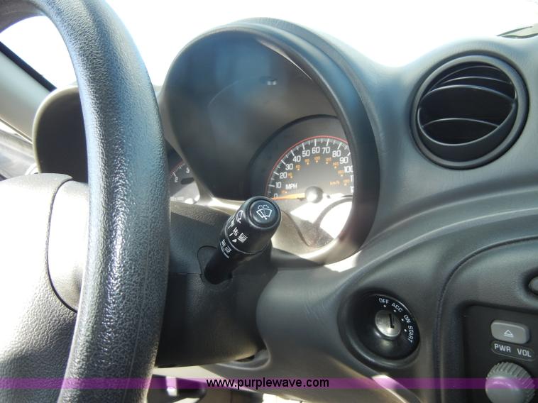 image for item C4364 2004 Pontiac Grand Am SE