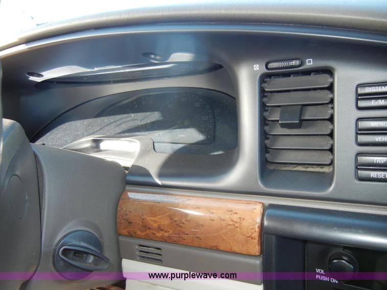 image for item C4365 2000 Lincoln Continental