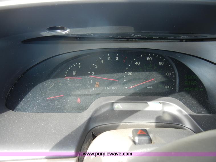 image for item C4365 2000 Lincoln Continental