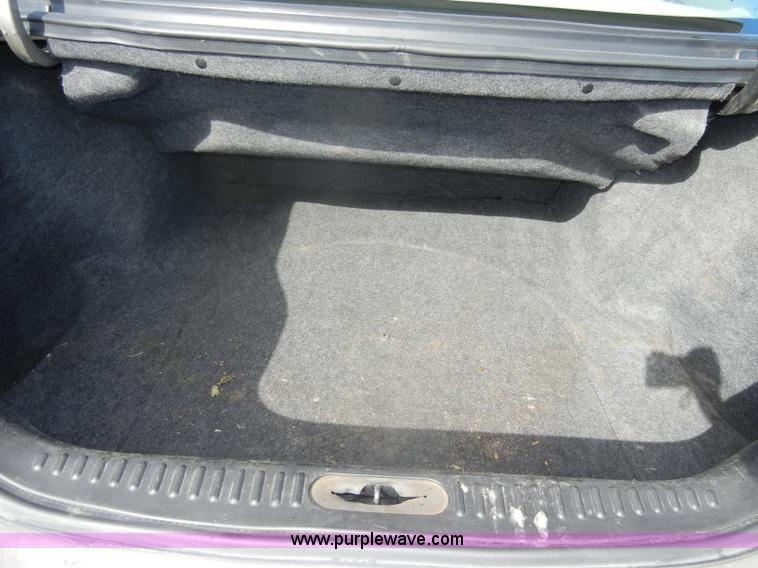 image for item C4365 2000 Lincoln Continental