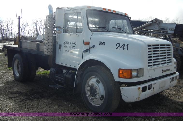 image for item C4366 1997 International 4700 flatbed truck