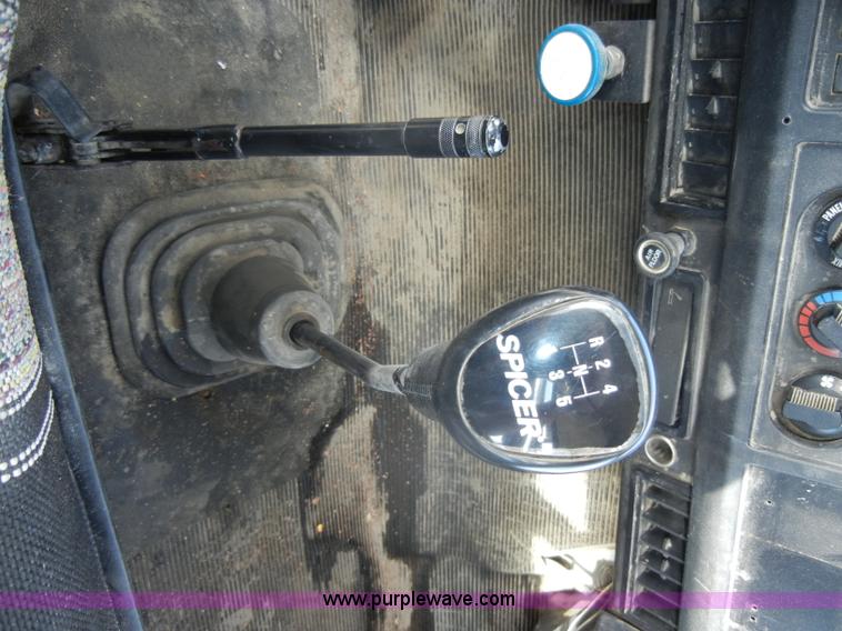 image for item C4366 1997 International 4700 flatbed truck