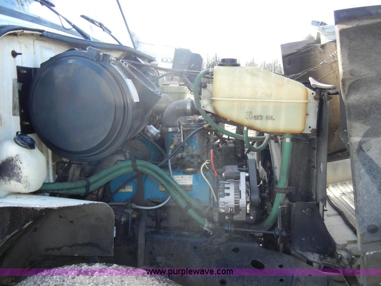 image for item C4366 1997 International 4700 flatbed truck