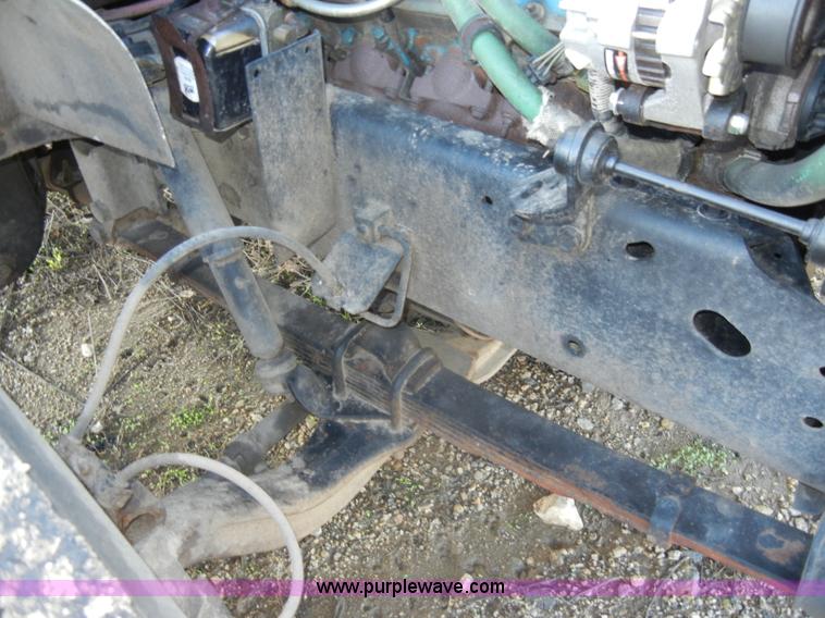 image for item C4366 1997 International 4700 flatbed truck