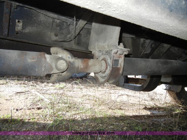 image for item C4366 1997 International 4700 flatbed truck