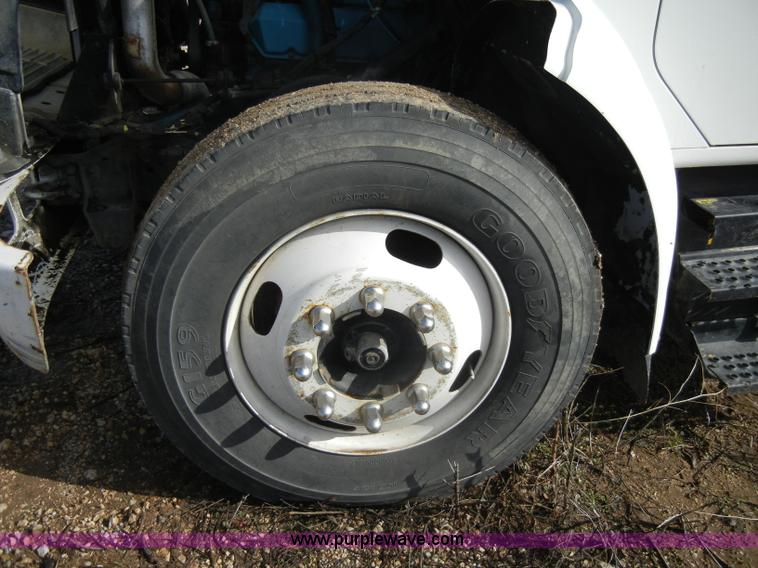 image for item C4366 1997 International 4700 flatbed truck