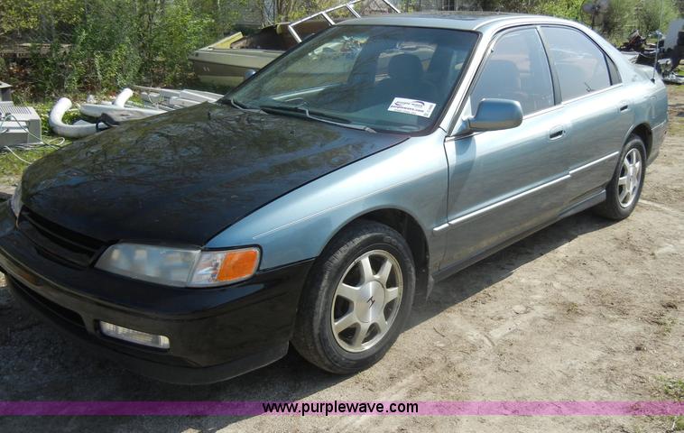 image for item C4400 1994 Honda Accord EX