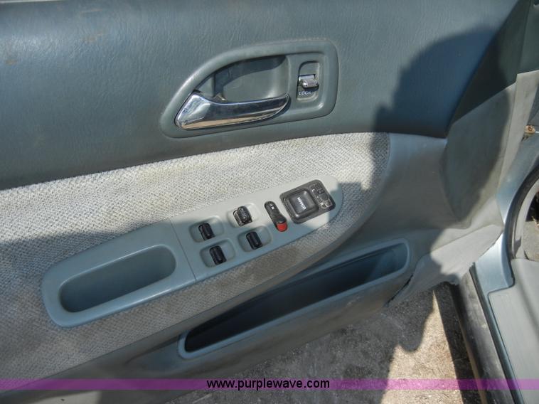 image for item C4400 1994 Honda Accord EX
