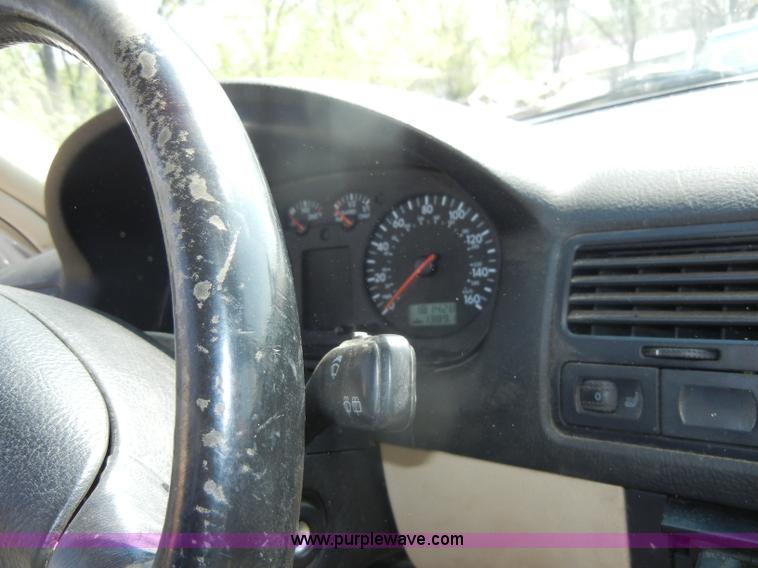 image for item C4402 2001 Volkswagen Jetta GLS