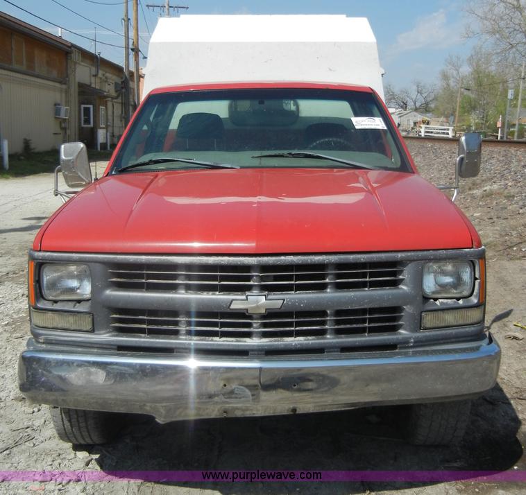 image for item C4403 1998 Chevrolet C2500 pickup truck