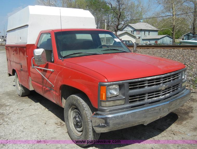image for item C4403 1998 Chevrolet C2500 pickup truck