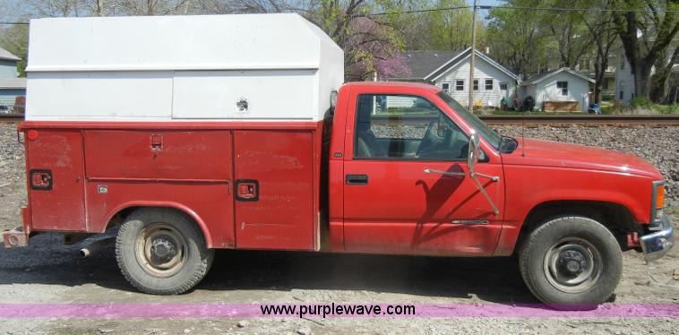 image for item C4403 1998 Chevrolet C2500 pickup truck