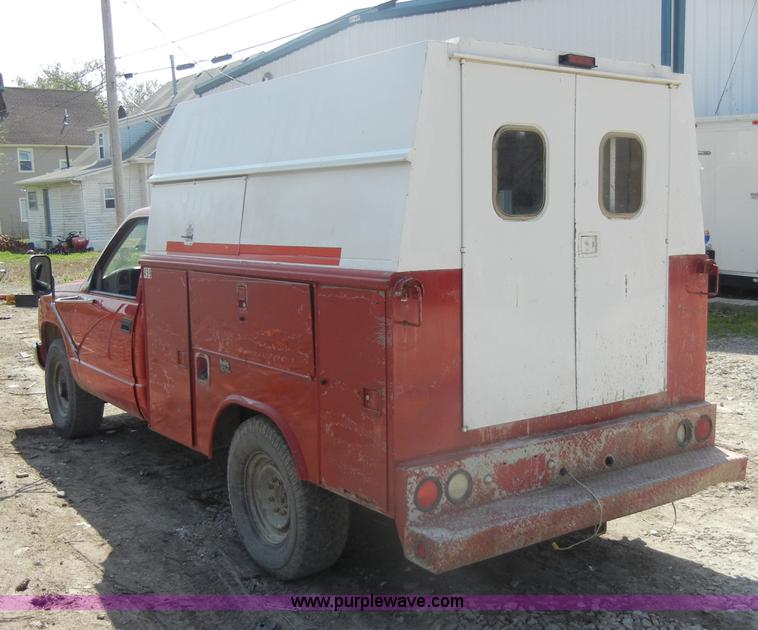 image for item C4403 1998 Chevrolet C2500 pickup truck