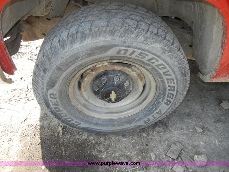 image for item C4403 1998 Chevrolet C2500 pickup truck