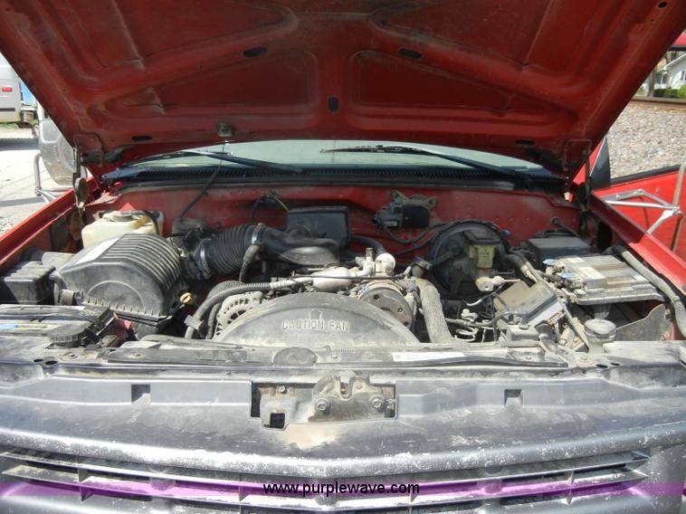 image for item C4403 1998 Chevrolet C2500 pickup truck