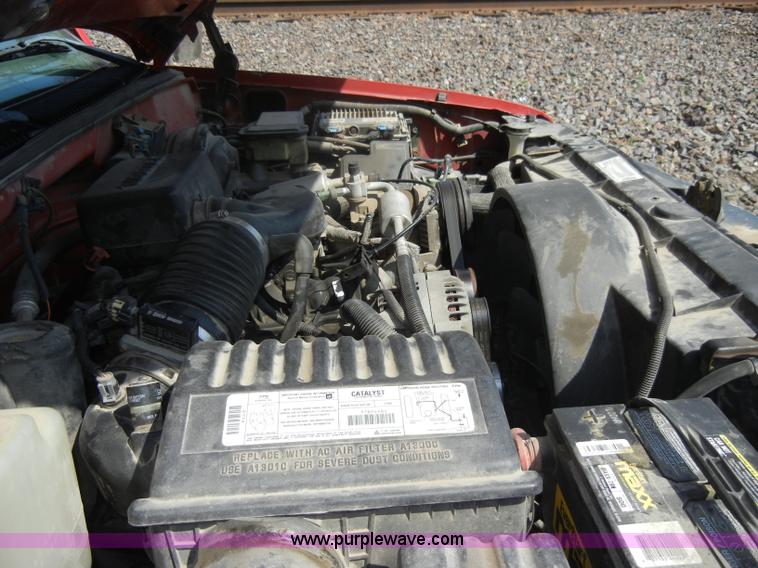 image for item C4403 1998 Chevrolet C2500 pickup truck