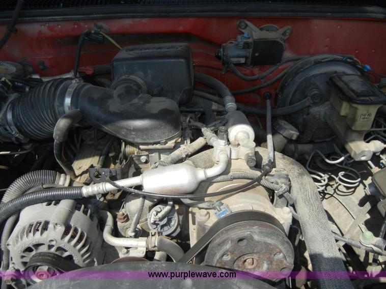image for item C4403 1998 Chevrolet C2500 pickup truck
