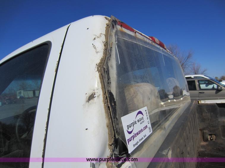 image for item C5354 2001 Chevrolet Silverado 2500 pickup truck