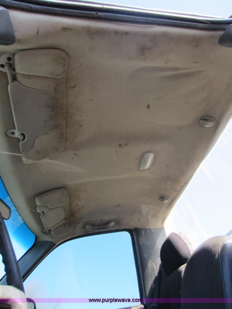 image for item C5354 2001 Chevrolet Silverado 2500 pickup truck