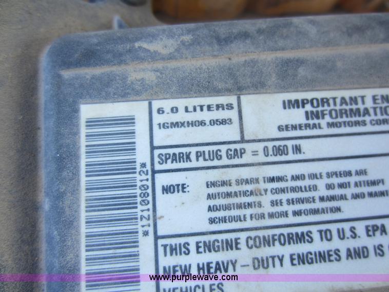 image for item C5354 2001 Chevrolet Silverado 2500 pickup truck