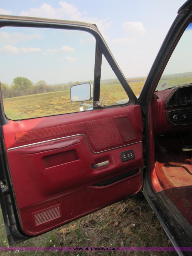 image for item C5419 1991 Ford F150 pickup truck