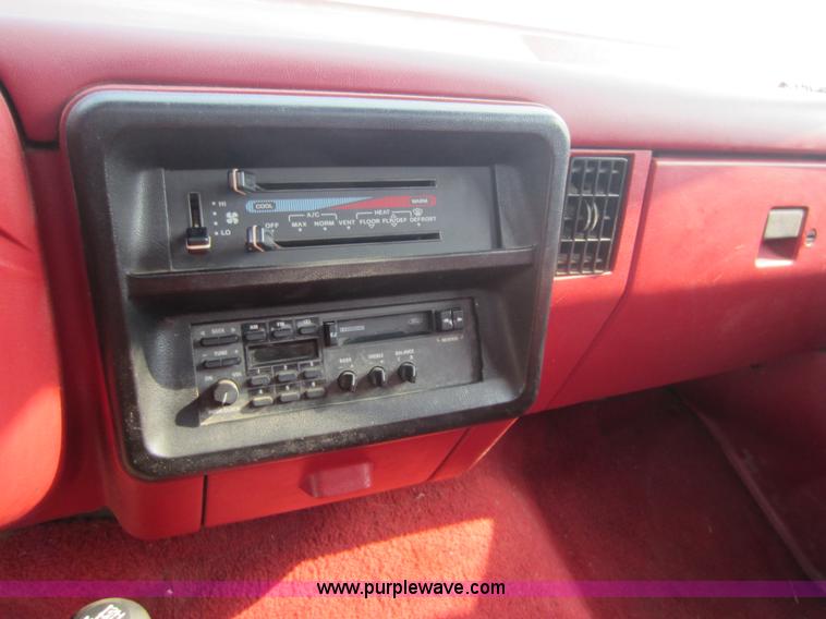 image for item C5419 1991 Ford F150 pickup truck