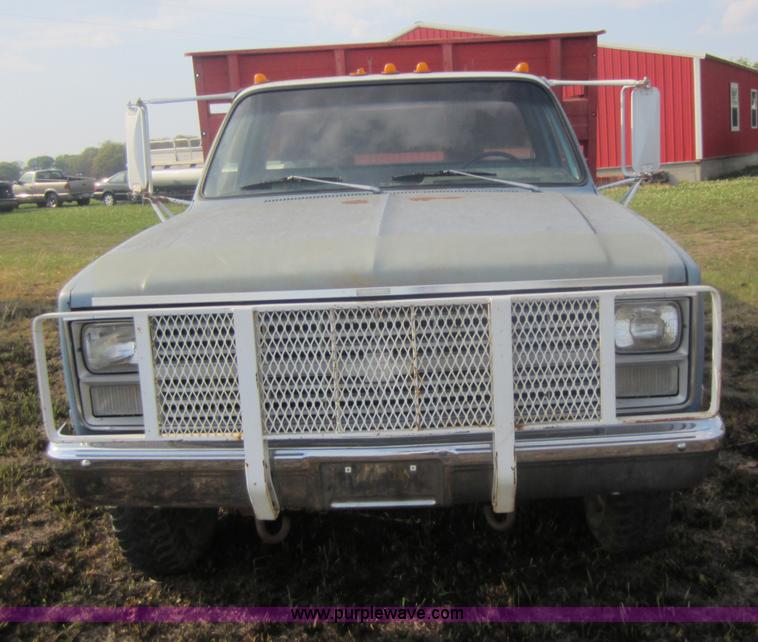 image for item C5420 1983 Chevrolet K30 flatbed truck