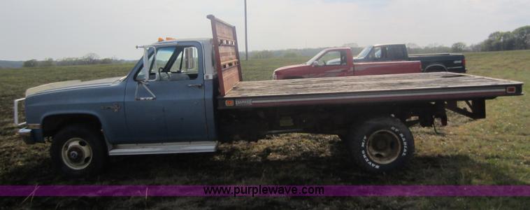 image for item C5420 1983 Chevrolet K30 flatbed truck