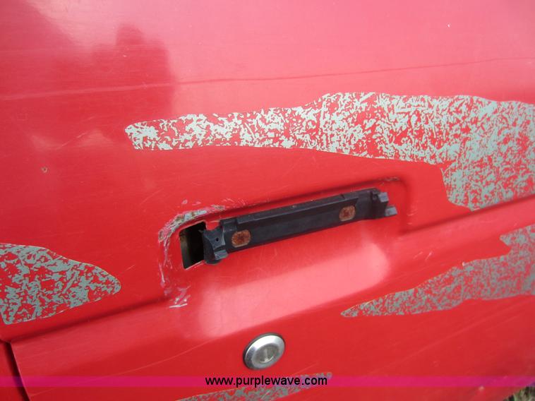 image for item C5421 1995 Nissan XE pickup truck