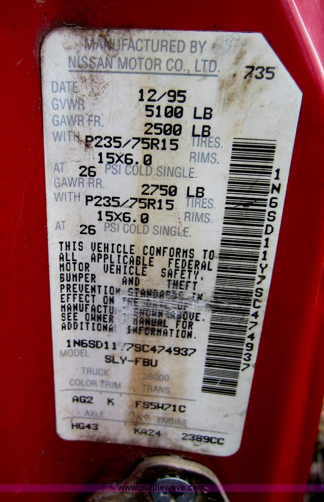 image for item C5421 1995 Nissan XE pickup truck