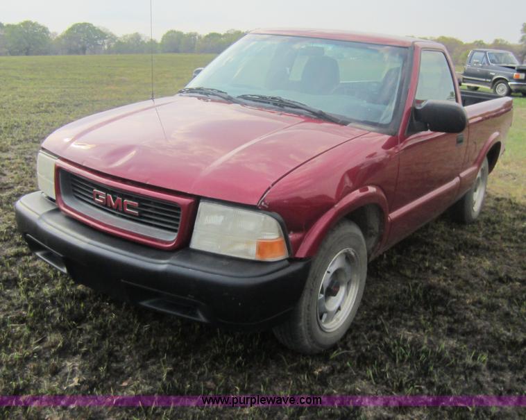 image for item C5423 2000 GMC Sonoma pickup truck