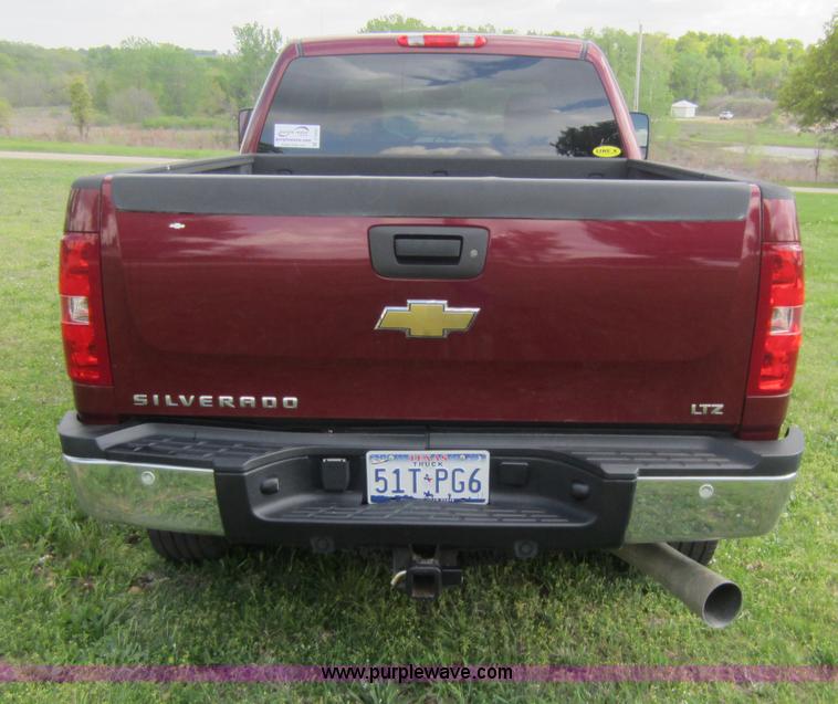 image for item C5427 2008 Chevrolet Silverado K2500HD crew cab pickup truck