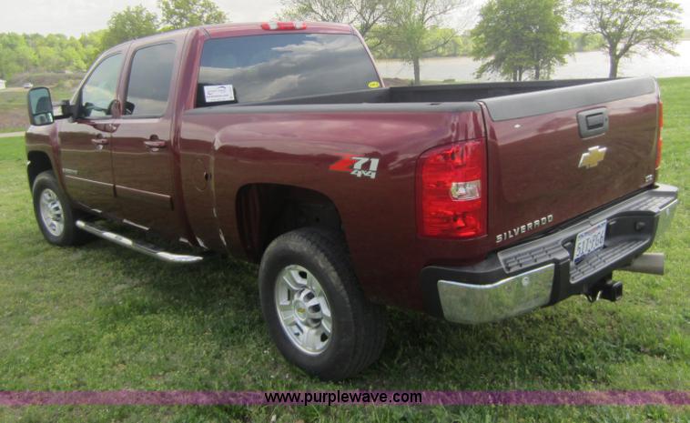 image for item C5427 2008 Chevrolet Silverado K2500HD crew cab pickup truck