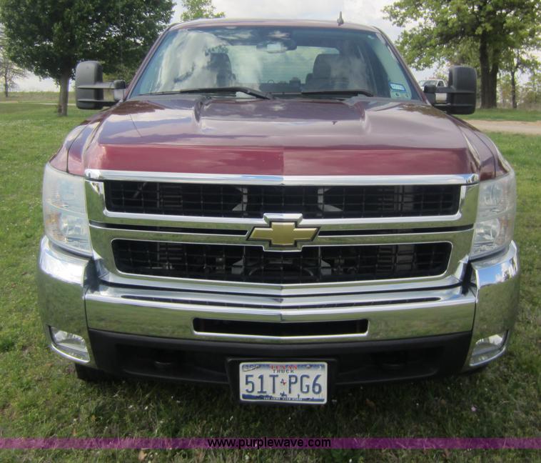 image for item C5427 2008 Chevrolet Silverado K2500HD crew cab pickup truck
