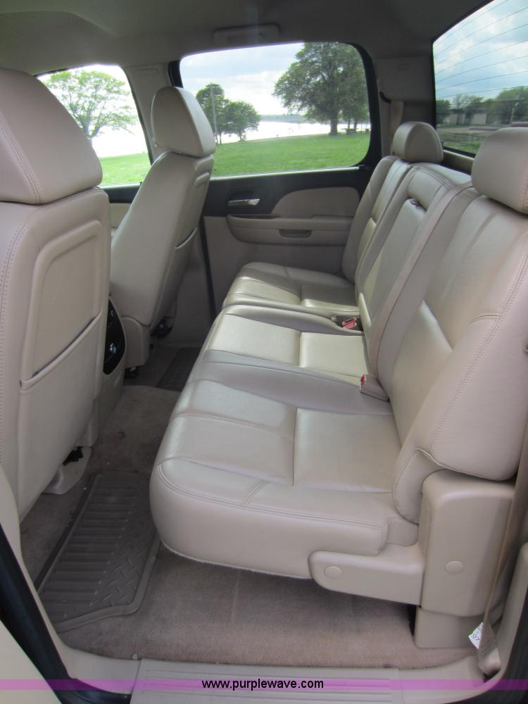 image for item C5427 2008 Chevrolet Silverado K2500HD crew cab pickup truck