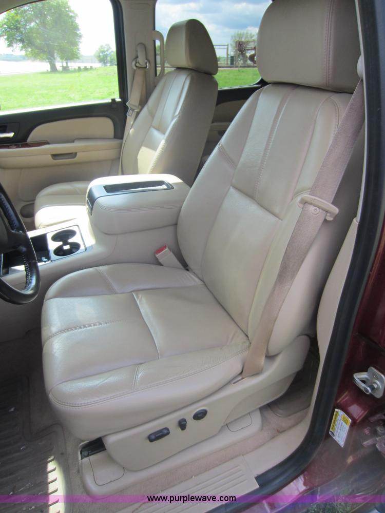 image for item C5427 2008 Chevrolet Silverado K2500HD crew cab pickup truck