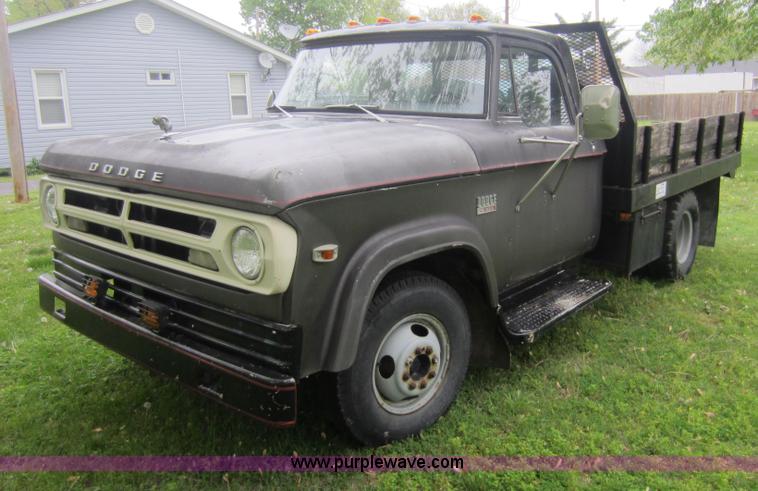 image for item C5432 1970 Dodge 300 pickup truck