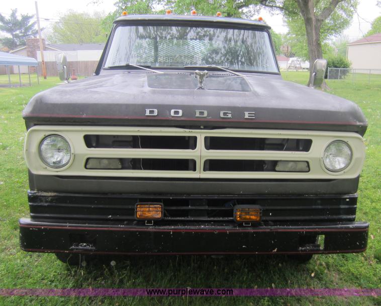 image for item C5432 1970 Dodge 300 pickup truck