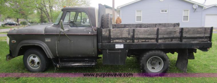 image for item C5432 1970 Dodge 300 pickup truck