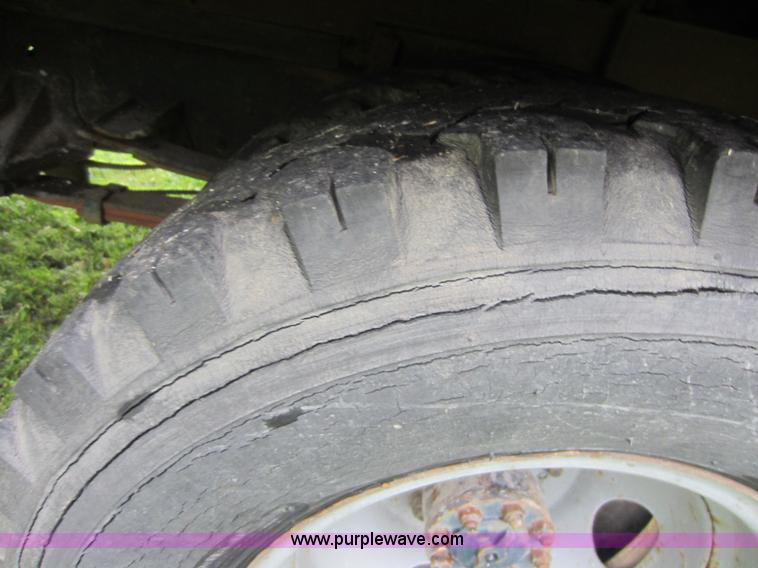 image for item C5432 1970 Dodge 300 pickup truck