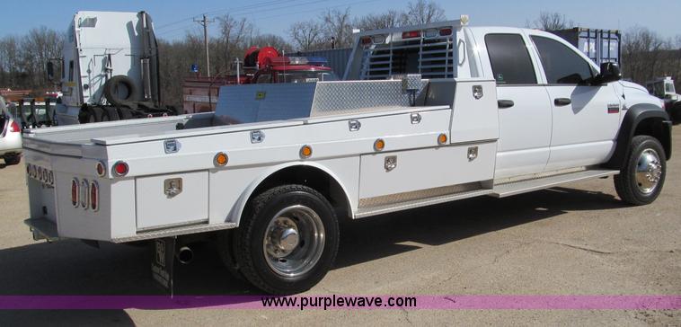 image for item D3075 2008 Dodge Ram 5500 truck with utility bed