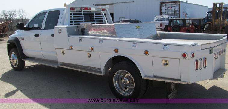 image for item D3075 2008 Dodge Ram 5500 truck with utility bed