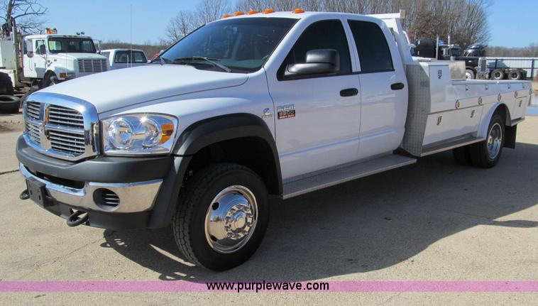 image for item D3075 2008 Dodge Ram 5500 truck with utility bed