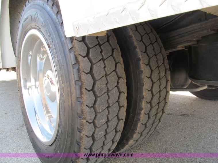 image for item D3075 2008 Dodge Ram 5500 truck with utility bed