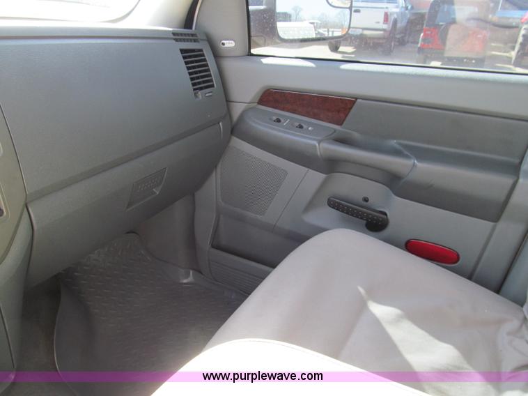 image for item D3075 2008 Dodge Ram 5500 truck with utility bed