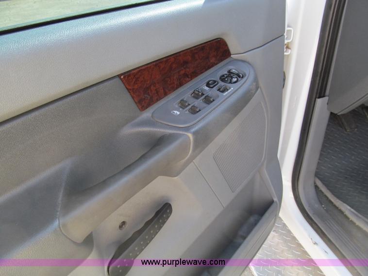 image for item D3075 2008 Dodge Ram 5500 truck with utility bed