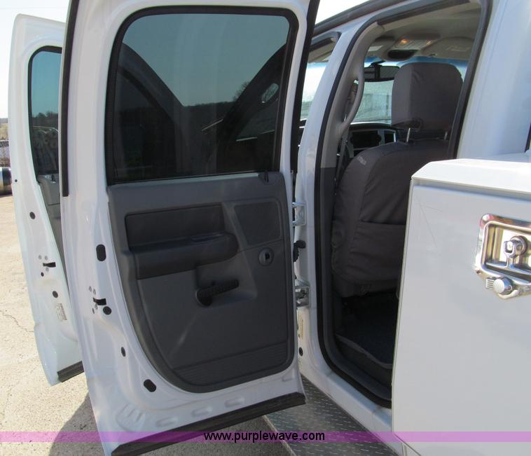 image for item D3075 2008 Dodge Ram 5500 truck with utility bed