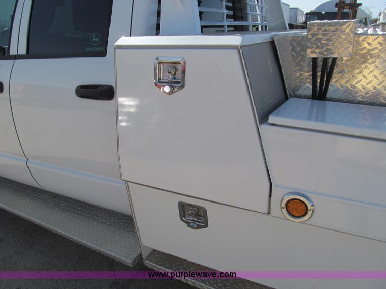 image for item D3075 2008 Dodge Ram 5500 truck with utility bed