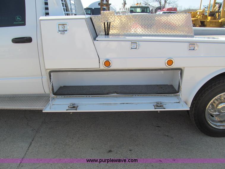 image for item D3075 2008 Dodge Ram 5500 truck with utility bed